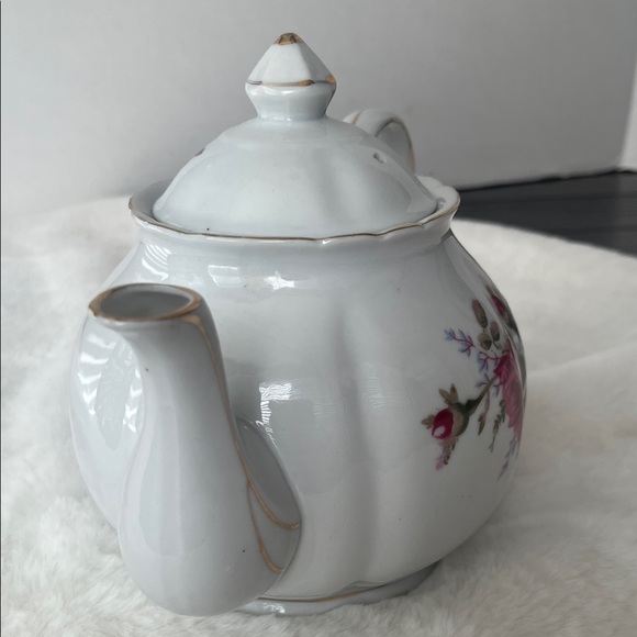 Lipper and Mann Retired Pompadour Rose Gold Trim Teapot - Picture 4 of 7